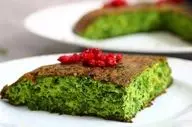کوکو سبزی مجلسی با زرشک و گردو؛ طعمی رستورانی در خانه!