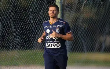 توجه بیش از حد منصوریان به وینگرها، او را از این ناحیه غافل کرد