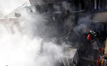 آتش سوزی در چهارراه جهان کودک/ ساختمان در حال ساخت در آتش سوخت