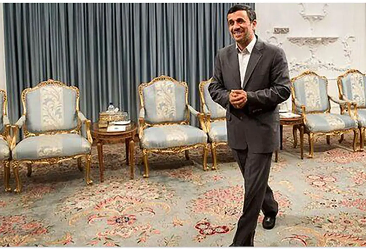 روز دوم و ثبت نام محمود احمدی نژاد در انتخابات 1400