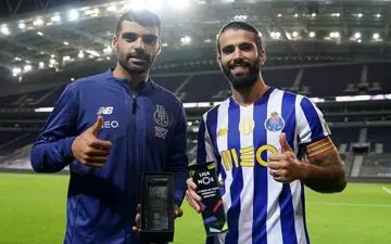 عکس| اولین جایزه مهدی طارمی با پیراهن پورتو