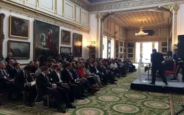  مراسم امضای قرارداد ساخت بزرگترین نیروگاه خورشیدی ایران در لندن