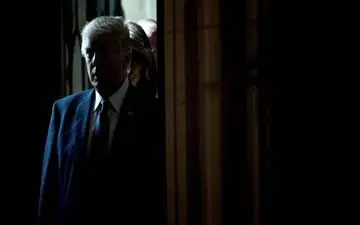 ترامپ با فرمان تندروها به کدام دیوار خواهد کوبید؟
