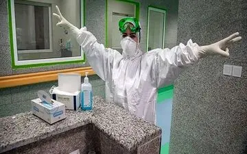 بانوی ۱۰۳ ساله مبتلا به کرونا از بیمارستان سمنان مرخص شد