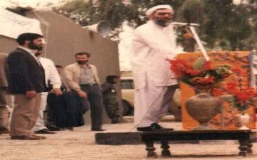 تصویر کمتر دیده‌شده از رهبرانقلاب با لباس محلی