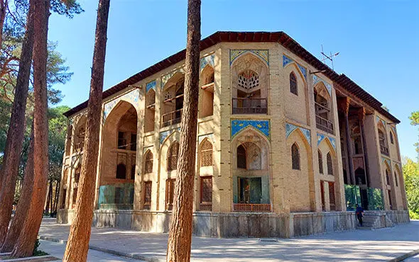 کاخ هشت بهشت؛ جاذبه ای درجه یک