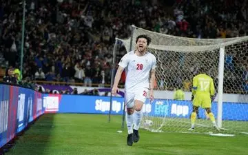 سردار آزمون به زنوزی و هواداران تراکتور بابت قهرمانی