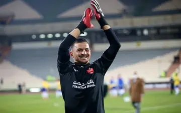 لک با پرسپولیس تمدید کرد