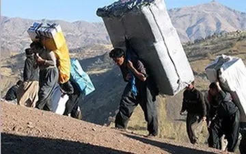  کوله‌برها مستضعفند و باید به آنها کمک شود