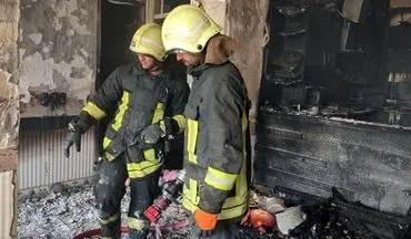 آتش گرفتن یک ساختمان مسکونی در شیراز