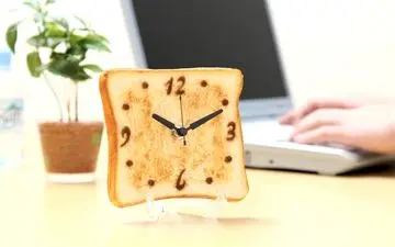 به این دلایل سر ساعت غذا بخورید