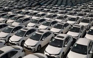 جدیدترین نرخ خودروهای وارداتی امروز | کاهش قیمت کمری ۲۹ مرداد ۱۴۰۴ + جدول