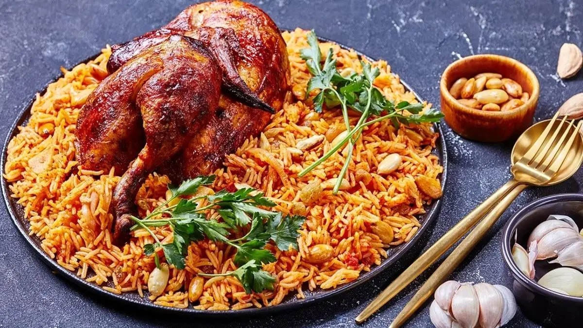 طرز تهیه پلو گوجه با مرغ بریان؛ غذای خوشمزه و مجلسی به سبک رستورانی
