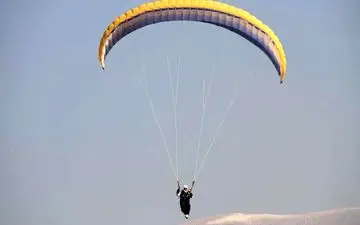 حادثه برای پاراگلایدر در آسمان سوادکوه
