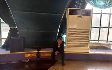 حسن کامرانی فر استعفا کرد