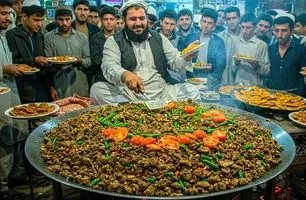 پخت واوایشکا با جگر گوسفند در خیابان‌های پیشاور