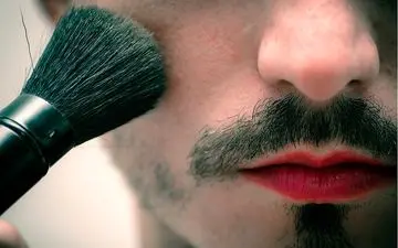 من یک ترنس هستم،یک عروس فراری!