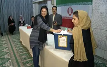 حضور ایرانیان مقیم هند در پای صندوق‌های رای + فیلم