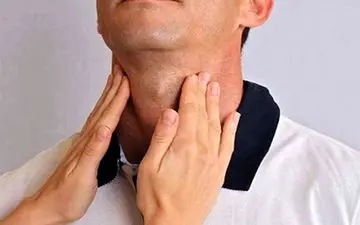  ۷ علامت رایج کم کاری تیروئید در بدن شما