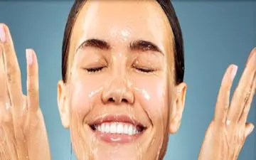 زمان شست و شوی صورت چند ثانیه باشد؟
