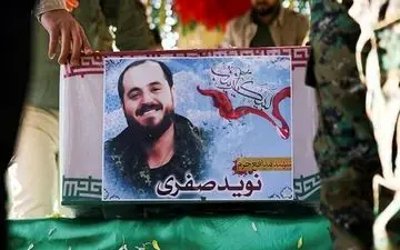 خادمیِ یک شهید مدافع حرم در کفشداری حرم حضرت رقیه‌(س) +فیلم 