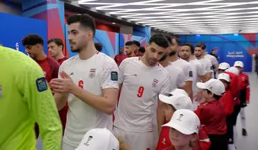 ورود بازیکنان تیم ملی برای شروع مسابقه مقابل قطر | فیلم