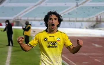 نورافکن بهترین بازیکن نبرد سپاهان-مس+ عکس