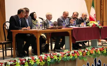 نشست سردبیران نشریات تخصصی در دوازدهمین گردهمایی بین‌المللی انجمن ترویج زبان و  ادب فارسی به روایت تصویر