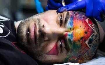 این نوزاد افغانی فرزند تتلو است / راز زندگی خواننده پر حاشیه با این عکس لو رفت!