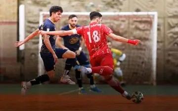  گزارش تصویری |نبرد نفس‌گیر در فوتسال؛ تساوی جذاب سفیر گفتمان و فولاد زرند