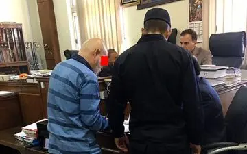  وقتی به خانه آمدم دیدم زنم با دخترم از ترس در دستشویی زندانی شده اند و ..!+ عکس 