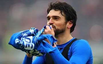 مدافع استقلال به دنبال تمدید قرارداد/ جدایی این بازیکن تکذیب شد