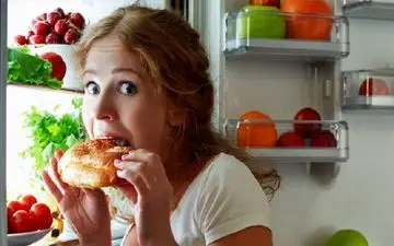 پرخوری عصبی را با ۷ روش ساده از بین ببرید