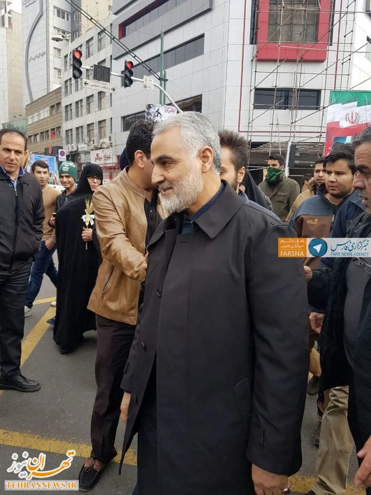 سردار سلیمانی در راهپیمایی ۲۲ بهمن امسال + عکس