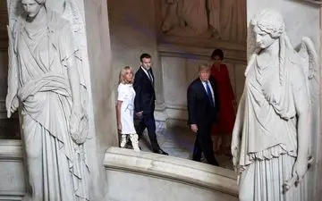 عکس/ بازدید ترامپ و همسرش از مقبره ناپلئون