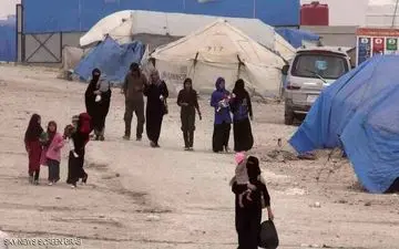 خروج بیش از ۲۰۰۰ تن از آخرین پایگاه داعش در شرق سوریه