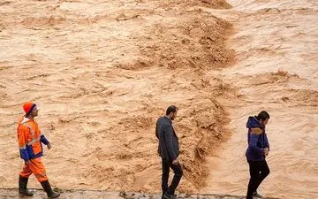 علت وقوع سیل در شیراز چه بود؟