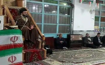 امروز اسلحه دشمنان به سمت جوانان ما نشانه رفته است
