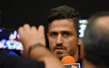 حضور فوتبالیست سرشناس در منزل همراه شهید رئیسی

