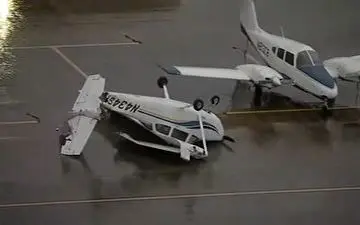 واژگونی هواپیماها پس از طوفان در تگزاس + فیلم 