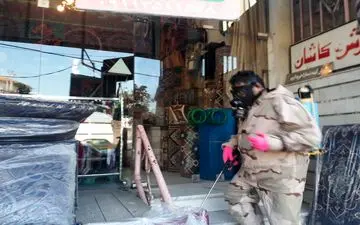 ضدعفونی کردن معابر عمومی در ساری 