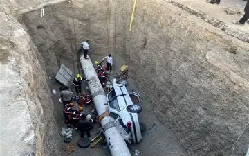 سقوط خودرو پژو پارس در کال طرق مشهد؛ ۶ نفر مصدوم شدند