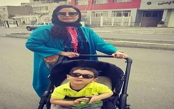 خیابان گردی سپیده خداوردی به همراه پسرش (عکس)