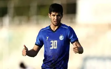 باشگاه لیگ برتری مشتری جدید هافبک استقلال/ ساپینتو آمانوف را به رقیب می‌دهد؟
