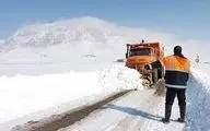 انجام بیش از ۶۸۰۰ کیلومتر‌باند برف‌روبی در محورهای مواصلاتی استان کرمانشاه 



