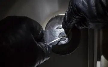 باور کردنی نیست؛سرقت چند میلیون دلاری در 27 ثانیه