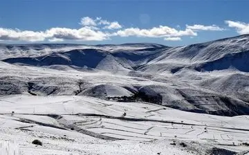 ریزش بهمن سبب مفقودشدن یک طبیعت‌گرد در ارتفاعات اطراف روستای واریان کرج شد
