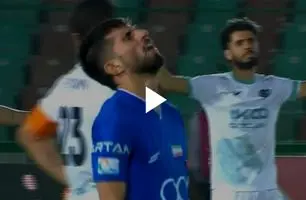 شوت دیدنی کوشکی که گوهری مانع ورود توپ به دروازه شد + ویدئو