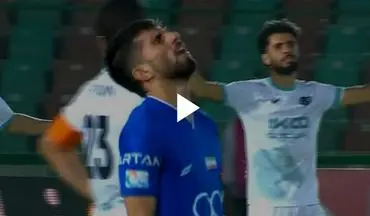 شوت دیدنی کوشکی که گوهری مانع ورود توپ به دروازه شد + ویدئو