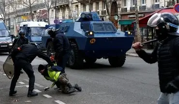 برخورد عجیب پلیس فرانسه با معترض مبتلا به بیماری صرع